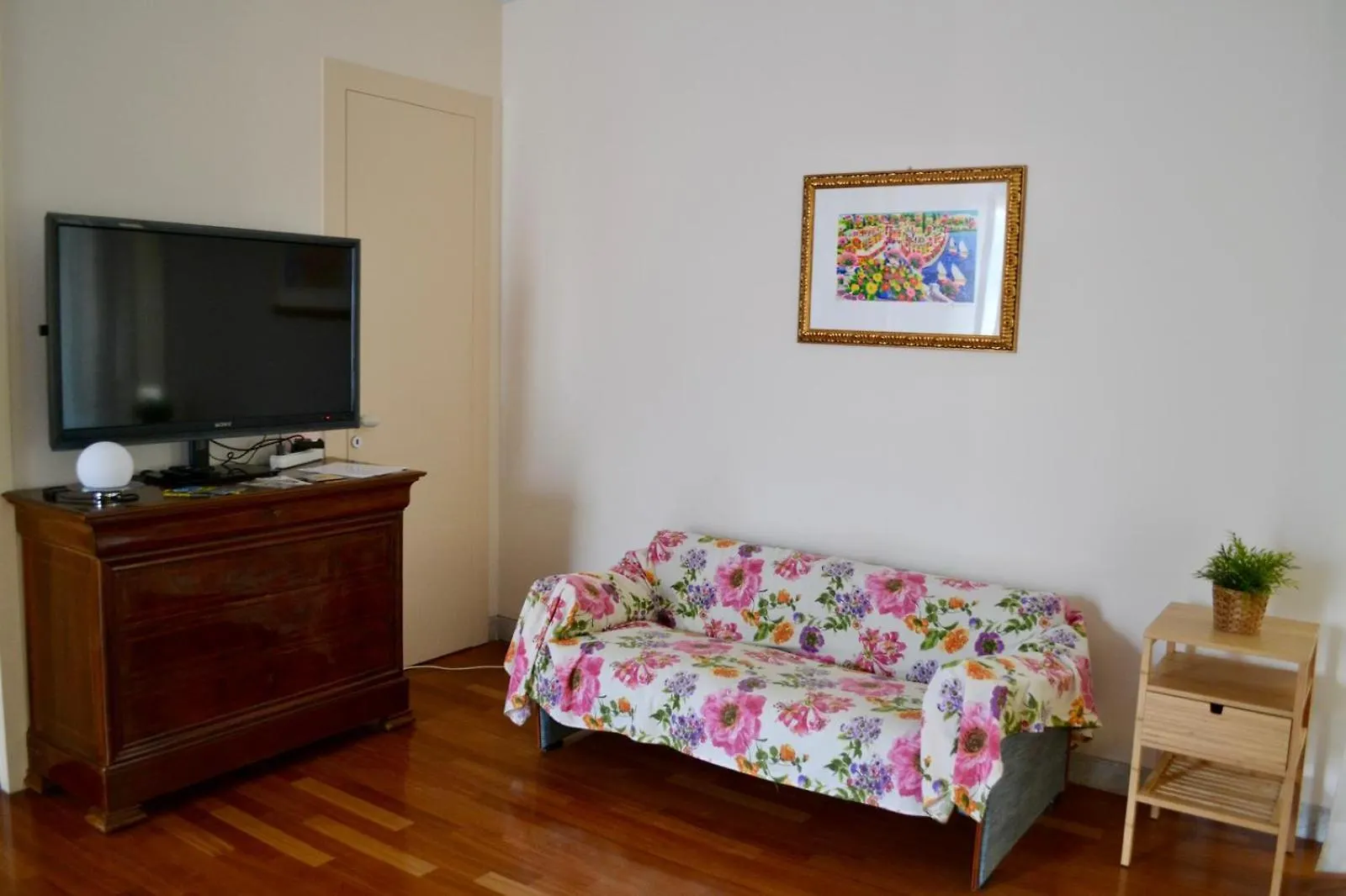 Demenna Suite Rocca di Caprileone Italy