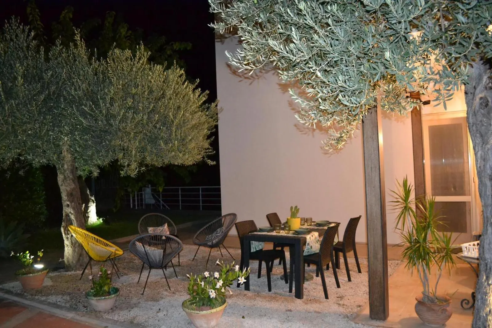 Apartment Demenna Suite Rocca di Caprileone Italy